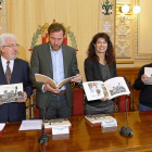 Miguel Ángel Soria, Puente, Redondo y el autor del prólogo, Fernando Herrero, ayer, durante la presentación.-J. M. LOSTAU