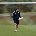 Ernesto Valverde, en un entrenamiento del Athletic de Bilbao, en las instalaciones de Lezama, en octubre pasado.-LUIS TEJIDO