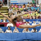 La gimnasta internacional Carolina Rodríguez en un ejercicio en el pabellón Pisuerga durante una exhibición con la selección española.-J. M. LOSTAU