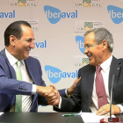 José Rolando Álvarez (Iberaval) y Gabriel Alonso (Urcacyl) en la firma del acuerdo ayer en Valladolid.-ICAL