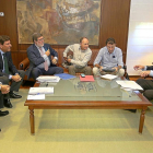 Mariano Gredilla, Fernández Carriedo, Santiago Aparicio, Faustino Temprano, Ángel Hernández y Juan Vicente Herrera durante la reunión, ayer,  del Consejo del Diálogo Social.-ICAL