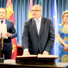 La delegada del Gobierno en Castilla y León, María José Salgueiro, presidente la toma de posesión del nuevo subdelegado del Gobierno en Valladolid, Luis Antonio Gómez-Ical