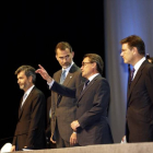 El rey Felipe, junto a Artur Mas y el ministro de Justicia, Rafael Catalá (derecha), este jueves en Barcelona.-Foto: ALBERT BERTRAN