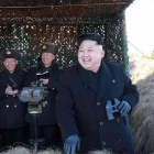 Kim Jong-un, durante una visita a las tropas norcoreanas.-Foto: AFP / KNS