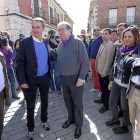 Zapatero y Herrera, en el momento de encontarse en la plaza del Ayuntamiento de Villalar de los Comuneros  en el Día de Castilla y León.-J. M. LOSTAU