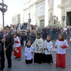 La Virgen de San Lorenzo a su salida de la Catedral para realizar su traslado hasta la iglesia de San Lorenzo Mártir.-ICAL