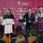 Imagen del sorteo de las semifinales de la Copa de la Reina en Granada.-EL PERIÓDICO