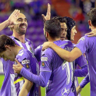 Los jugadores del Valladolid celebran uno de los goles frente al Lorca.-J. M. LOSTAU