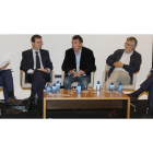 El director de ELMUNDO DECASTILLAYLEÓN, Pablo R. Lago, Germán Barrios, del CES, Ángel Hernández, de CCOO, Agustín Prieto, de UGT, y Santiago Aparicio, de Cecale, ayer en el Club de Prensa.-J. M. Lostau