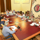 La Comisión de Investigación sobre la gestión de la SVAV durante su reunión de ayer.-MIGUEL ÁNGEL SANTOS (PHOTOGENIC)