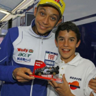 El día (5 de julio del 2008) que Marc Márquez conoció a Valentino Rossi, en Montemló (Barcelona).-EMILIO PÉREZ DE ROZAS