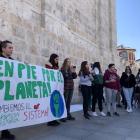 Grupo de manifestantes protestando contra el cambio climático-EUROPA PRESS