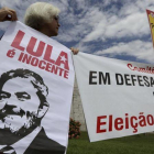 Manifestantes en apoyo a Lula en Brasilia.-AP / ERALDO PERES