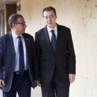 El vicerrector de la UVA en Segovia, Juan José Garcillán, y el presidente delCES, Germán Barrios.-ICAL