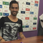 Nuno Silva con la camiseta de Franco en su presentación como nuevo jugador del Real Jáen.-Foto: TWITTER: @La2A_noticias