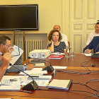 Martínez Bermejo en una de sus preguntas a Puente en la Comisión de Investigación de la gestión de la SVAV .-M. Á. SANTOS