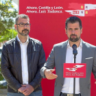 Luis Tudanca acompañado del candidato a la Alcaldía de Arévalo.-ICAL
