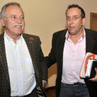 José Antonio de Miguel y Raúl Lozano tras ofrecer su comparecencia ayer para explicar su postura.-VALENTÍN GUISANDE