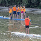Un grupo de personas practica ‘Paddle Surf’ en la playa de Moreras.-PHOTOGENIC