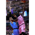 Bartley se dispone a hacer un mate en presencia del belga Thomas De Thaey.-J. M. LOSTAU