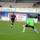 Drazic se dispone a realizar la vaselina que supuso el 0-1.-ALBERTO CALVO