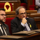 Quim Torra y Pere Aragonès en el pleno del Parlament.-JOAN CORTADELLAS