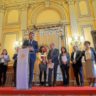 El alcalde y los concejales de área, ayer en la presentacion de los Presupuestos  de 2018 en la sala de recepciones del edificio  consistorial,-E.M.