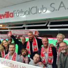 El elenco de 'Juego de tronos', en el palco del Sánchez Pizjuán, anoche.-@SEVILLAFC
