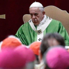 El papa Francisco, en la misa celebrada tras la cumbre para la Protección de la Infancia en la Iglesia.-AP / GIUSEPPE LAMI