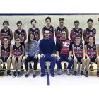 Foto de familia del equipo infantil B.-EL MUNDO