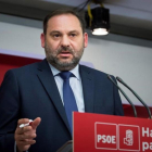El secretario de Organización del PSOE, José Luis Ábalos, el martes en la sede del partido.-(EFE / LUCA PIERGIOVANNI)