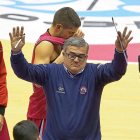 Paco García gesticula en el banquillo durante el último partido de Liga.-M. A. SANTOS