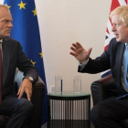 El presidente del Consejo Europeo, Donald Tusk, y el primer ministro británico, Boris Johnson, en un encuentro en la sede de Naciones Unidas, el pasado septiembre.-STEFAN ROUSSEAU (DPA)