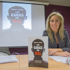 Mónica G. Álvarez  presenta su libro en la Casa Revilla.-Photogenic.