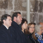 El ministro de Transportes, Óscar Puente, acompañado del resto de autoridades en el funeral de la actriz.- ICAL