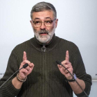 El diputado de la CUP Carles Riera, en una rueda de prensa en el Parlament.-FERRAN SENDRA