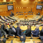 Los presidentes de las diputaciones del PP, ayer en un momento del pleno del Senado.-ICAL