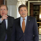 El presidente de la Junta, Juan Vicente Herrera, y el de Asturias, Javier Fernández, ayer, en Valladolid.-J. M. LOSTAU