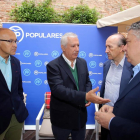 Ramiro Ruiz Medrano, el vicesecretario nacional del PP para asuntos territoriales, Javier Arenas, Miguel Ángel Cortés y Tomás Burgos, antes de mantener un encuentro con alcaldes y portavoces de la provincia de Valladolid-ICAL