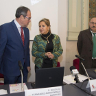 La vicepresidenta y consejera de Empleo, Rosa Valdeón, el delegado de la Junta de Castilla y León, Baudilio Fernández, y el jefe de la oficina territorial de Trabajo de Burgos, Andrés Padilla.-ICAL