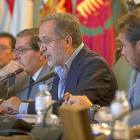 Manuel Saravia durante el pleno ayer por la anulación de la ‘comfort letter’.-PABLO REQUEJO