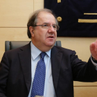 El presidente de la Junta, Juan Vicente Herrera, comparece a petición propia en la Comisión de Economía y Hacienda de las Cortes regionales para informar sobre el caso de las eólicas.-ICAL