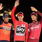 Nibali (izquierda), junto a Froome y el ruso Zakarin en el podio final de la Vuelta 2017, en Madrid.-AFP / JOSE JORDAN