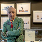 José Noriega, en la pasada Feria del Libro de Valladolid, con la portada de la revista que hoy ve la luz.-Gerardo Sanz.