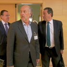 Jaime Rabanal, a su llegada a la comisión, seguido de Pedro Antonio Heras y Salvador Cruz-ICAL