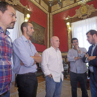 Pellitero, Casado, Hansen, Bustos y Puente, durante la reunión del Ciudad de Valladolid en el Ayuntamiento.-J.C. Castillo