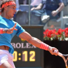 Nadal impacta una derecha en el partido ante Ilham.-Foto:   EFE / MAURIZIO BRAMBATTI