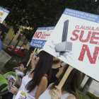 Imagen de archivo de una concetración en contra de la cláusula suelo.-EL MUNDO
