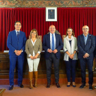 Guzmán Gómez, Teresa Lopez, Jesús Julio Carnero, Pilar Vicente, Salvador Arpa y Héctor Gallego, posan ayer tras el Pleno extraordinario.-EL MUNDO