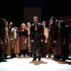 Jacobo Dicenta como el Comendador Fernán Gómez, en el centro de la imagen, en la versión de la Joven Compañía Nacional de Teatro Clásico de ‘Fuente Ovejuna’.-MARCOS G.